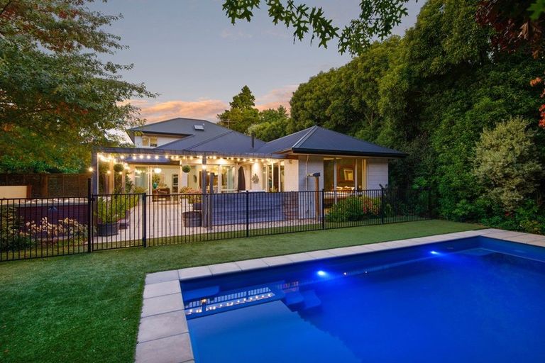 Photo of property in 6 Parkham Drive, Burnside, Christchurch, 8053