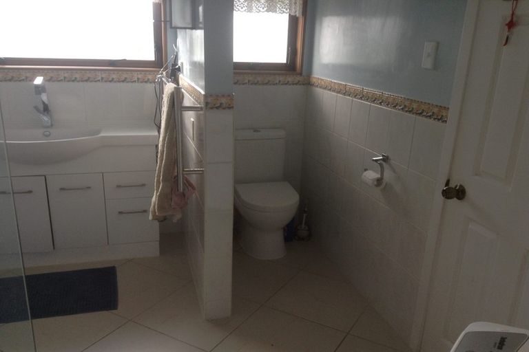 Photo of property in 69 Becroft Drive, Forrest Hill, Auckland, 0620