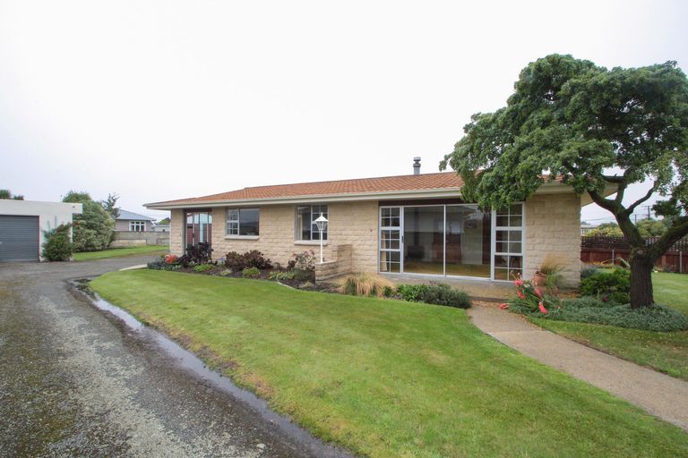 Photo of property in 15 Lismore Street, Oamaru North, Oamaru, 9400