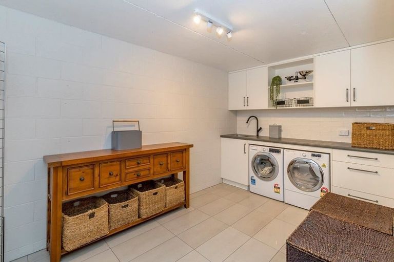 Photo of property in 15 Richmond Avenue, Waikanae, 5036