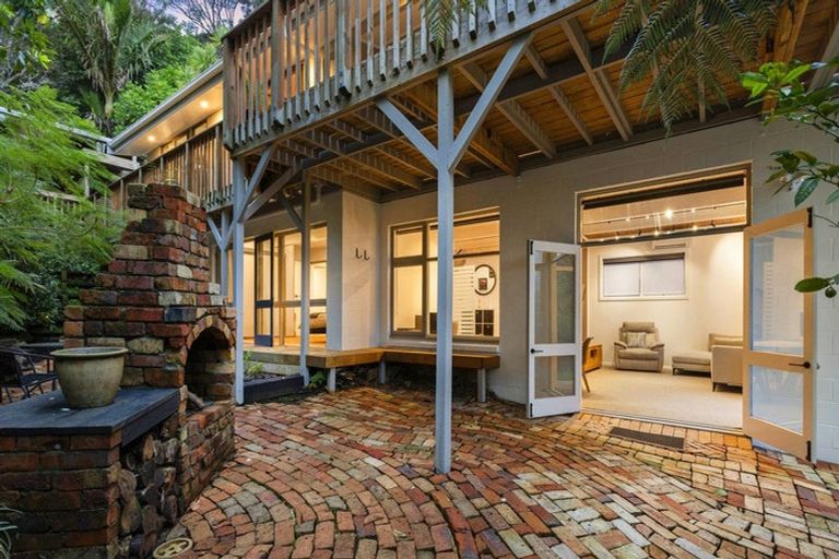 Photo of property in 47 Tainui Road, Titirangi, Auckland, 0604