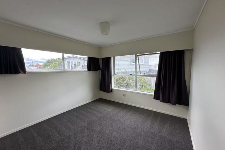 Photo of property in 10 Bendale Place, Papatoetoe, Auckland, 2025