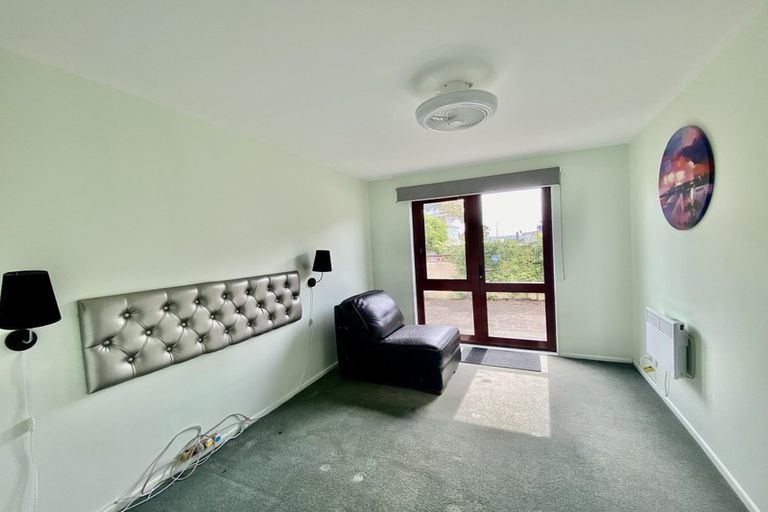 Photo of property in 14 Strid Road, Te Atatu South, Auckland, 0610