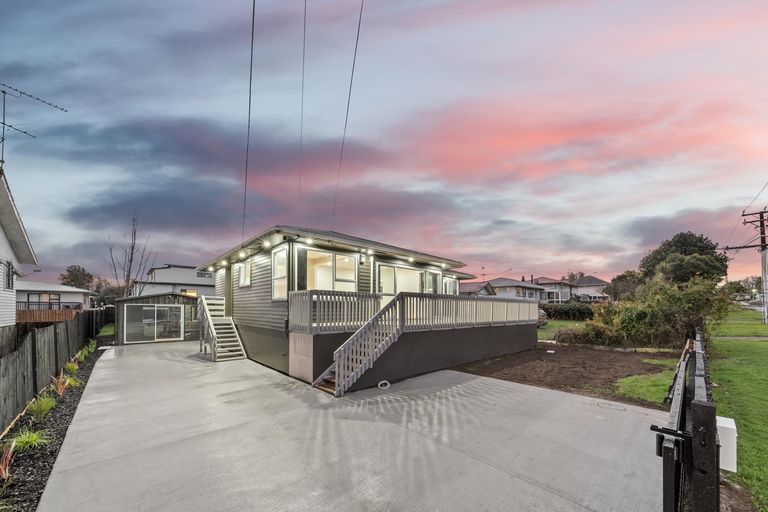 Photo of property in 67 Smiths Avenue, Papakura, 2110