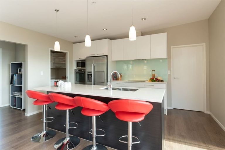 Photo of property in 11 Robertson Street, Russell, 0202