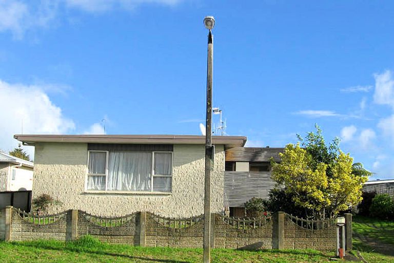Photo of property in 8 Chums Road, Paraparaumu Beach, Paraparaumu, 5032
