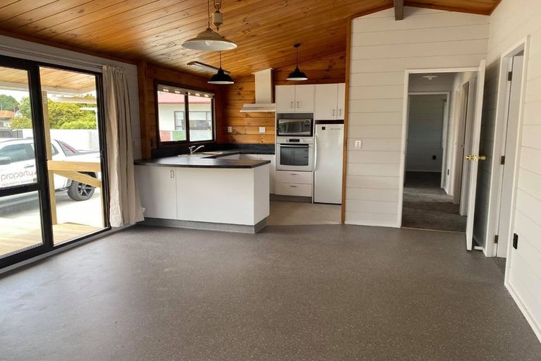 Photo of property in 505a Grove Road, Mayfair, Hastings, 4122