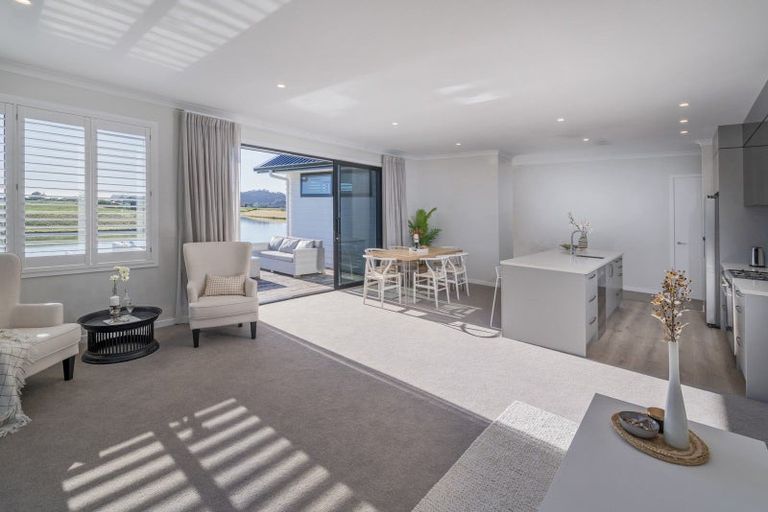 Photo of property in 28 Ngaroma Crescent, Whitianga, 3510