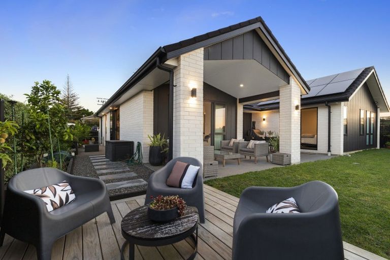 Photo of property in 1 Rongoa Maori Way, Pukekohe, 2120