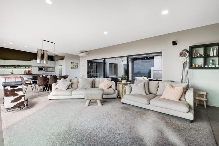 Photo of property in 102 West Road, Kaukapakapa, 0873