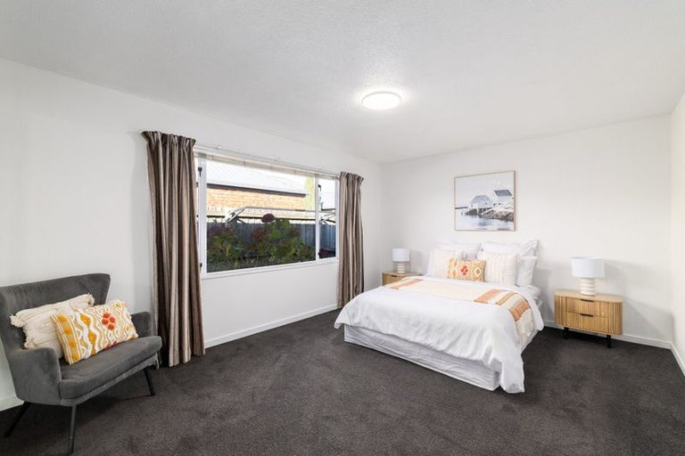 Photo of property in 2/52a Berkshire Drive, Avonhead, Christchurch, 8042