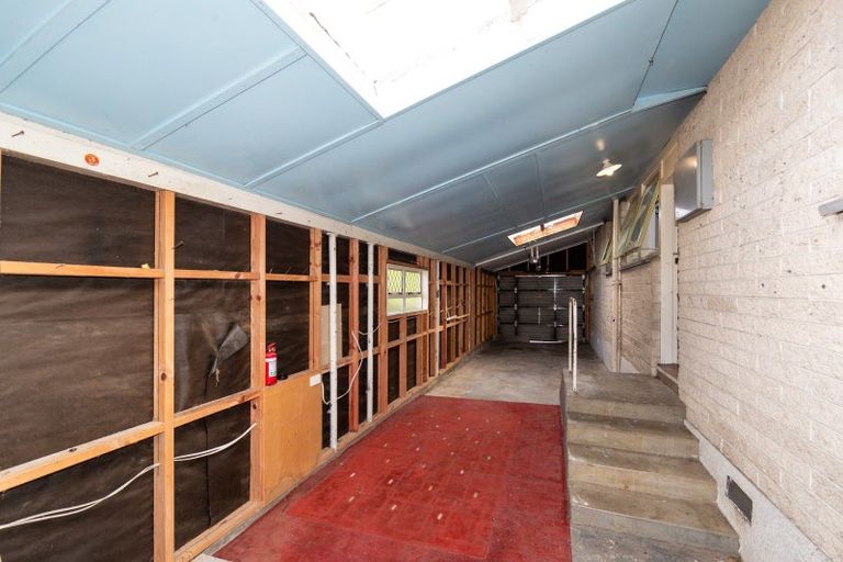 Photo of property in 16 Lipscombe Crescent, Havelock North, 4130