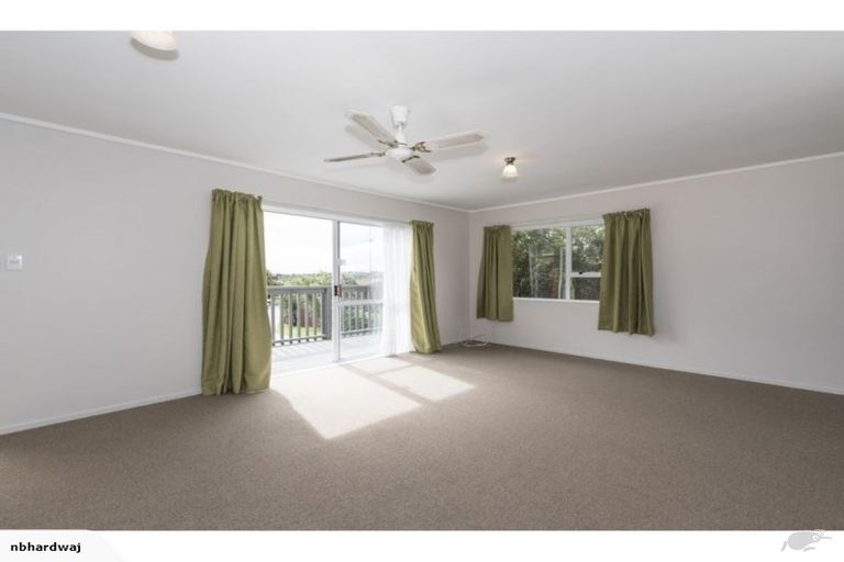 Photo of property in 1/5 Petrel Place, Massey, Auckland, 0614