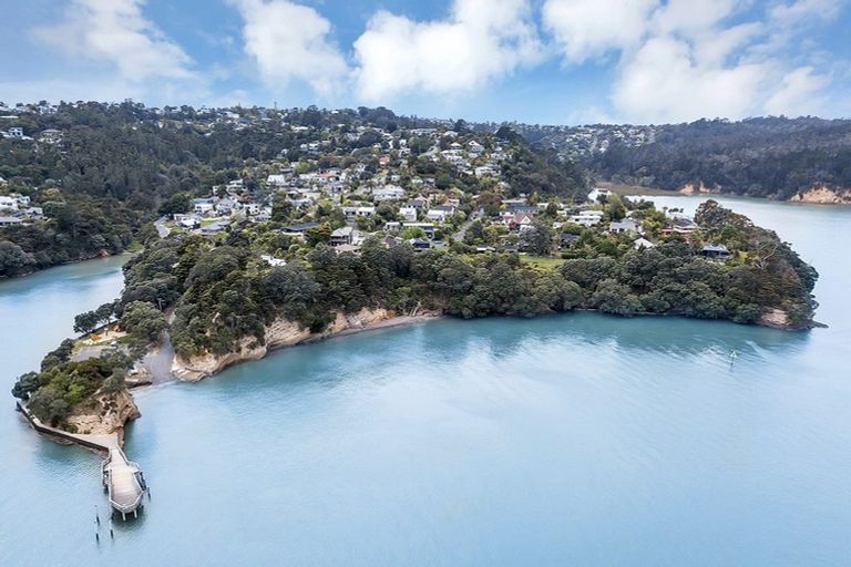 Photo of property in 28 Valhalla Drive, Beach Haven, Auckland, 0626