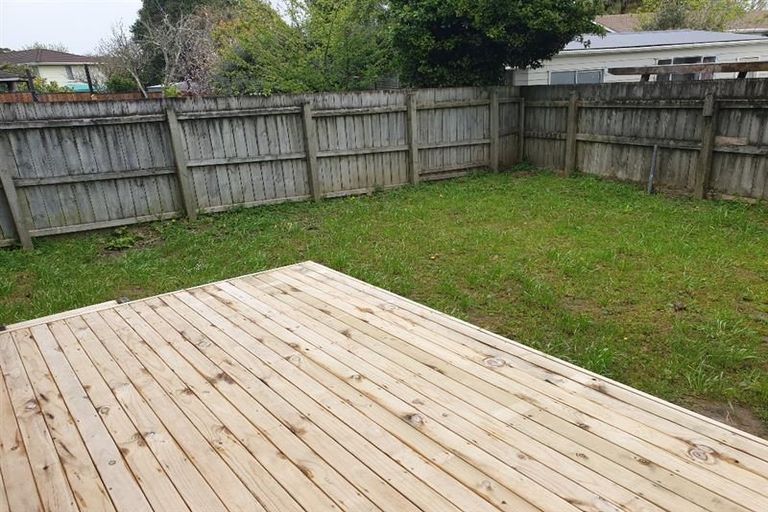 Photo of property in 18a Riverpark Crescent, Henderson, Auckland, 0610