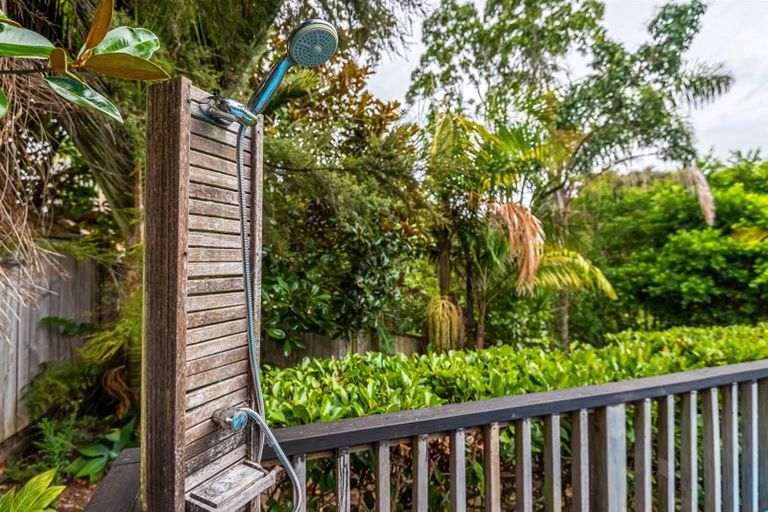 Photo of property in 216 Greenhithe Road, Greenhithe, Auckland, 0632