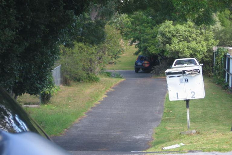 Photo of property in 1/31 Camelot Place, Glenfield, Auckland, 0629