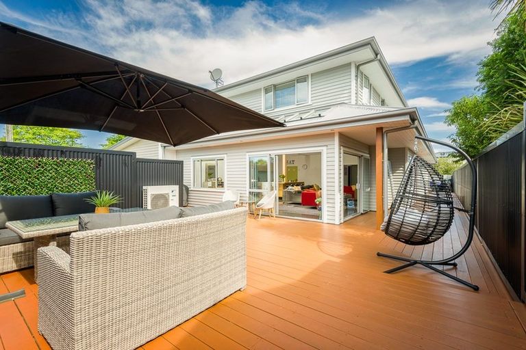 Photo of property in 27 Devon Street, Sydenham, Christchurch, 8023