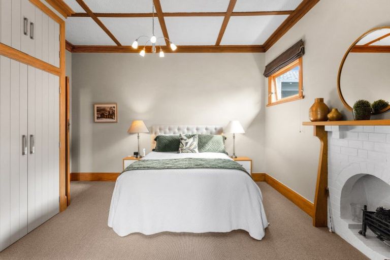 Photo of property in 12 Havelock Road, Hospital Hill, Napier, 4110