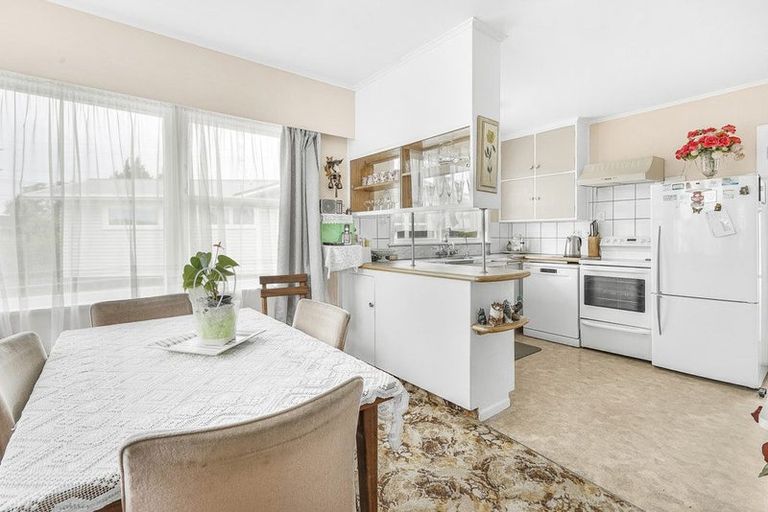 Photo of property in 38 Southsea Crescent, Silverdale, Hamilton, 3216