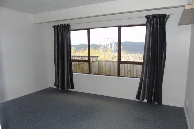 Photo of property in 2/12 Kekeno Grove, Tirohanga, Lower Hutt, 5010