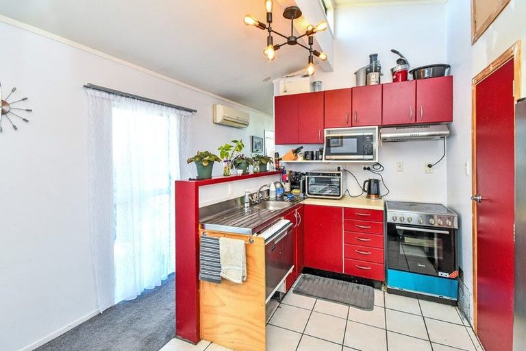 Photo of property in 43 Burundi Avenue, Clendon Park, Auckland, 2103