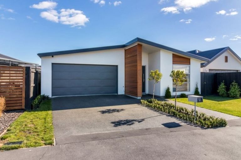Photo of property in 37 William Nicholls Drive, Belfast, Christchurch, 8051
