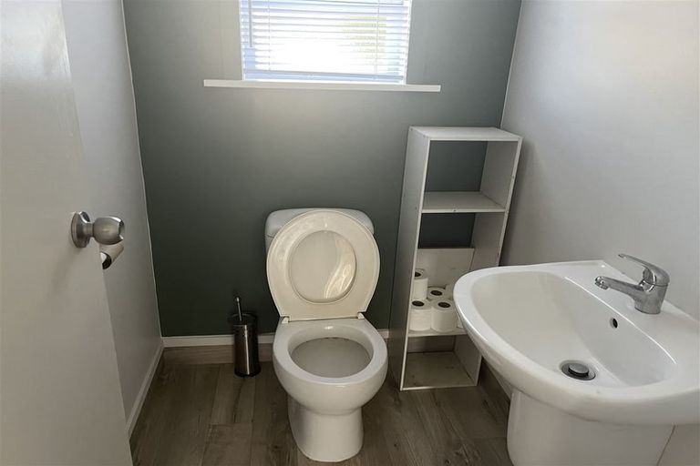 Photo of property in 7a La Perouse Street, Botany Downs, Auckland, 2010