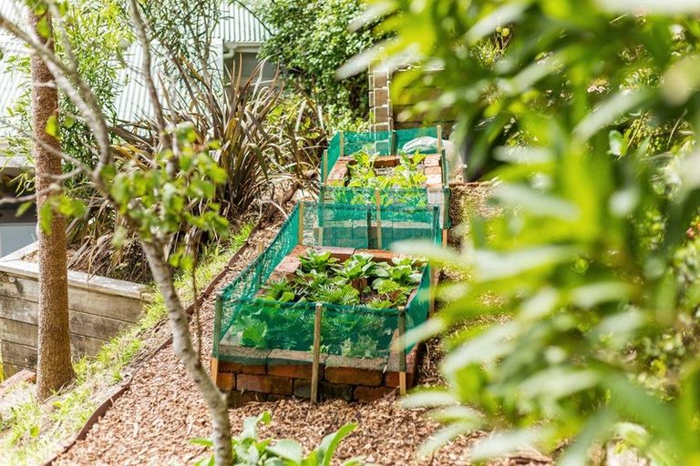 Photo of property in 125 Wadestown Road, Wadestown, Wellington, 6012