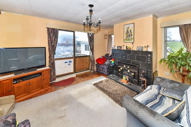 Photo of property in 1/17 Railway Street West, Papakura, 2110