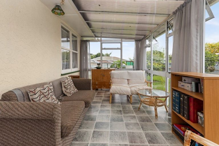 Photo of property in 18 Keats Avenue, Onekawa, Napier, 4110