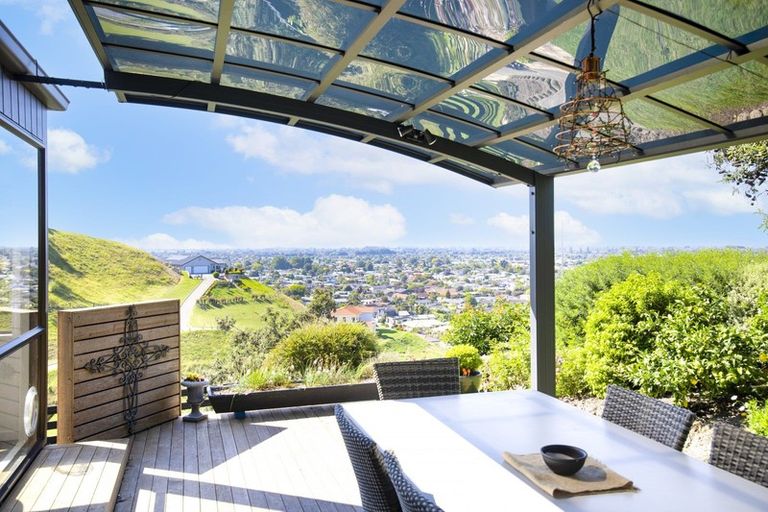 Photo of property in 9 Ridgeway Terrace, Taradale, Napier, 4112