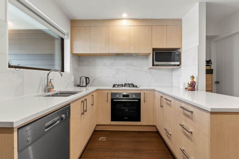 Photo of property in 2/55 Great South Road, Papakura, 2110