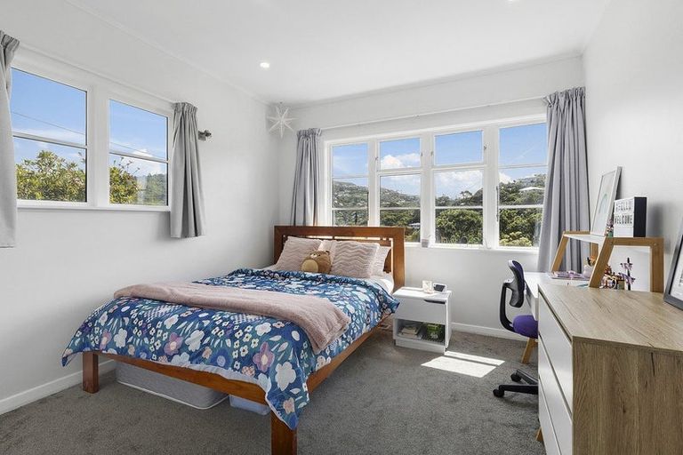 Photo of property in 55 Ranui Crescent, Khandallah, Wellington, 6035