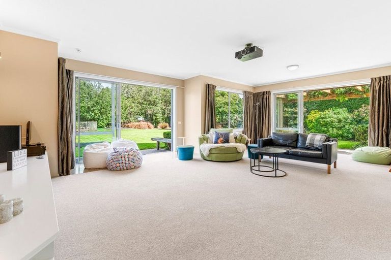 Photo of property in 2 Railway Lane, Outram, 9019