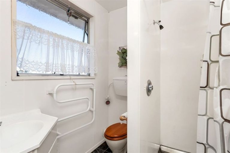 Photo of property in 62 Sturrocks Road, Redwood, Christchurch, 8051