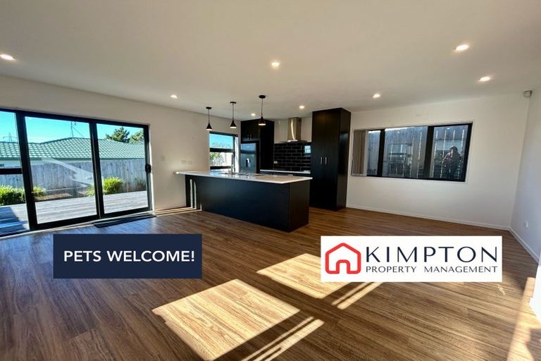 Photo of property in 78d Lincoln Park Avenue, Massey, Auckland, 0614