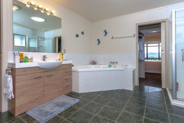 Photo of property in 133 Bruce Wallace Place, Whangamata, 3620