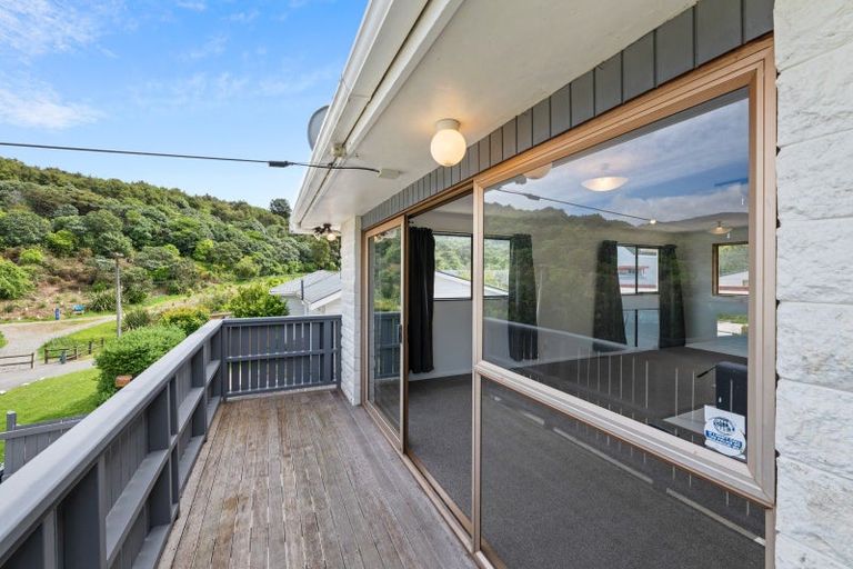 Photo of property in 2-1a Leicester Street, Picton, 7220