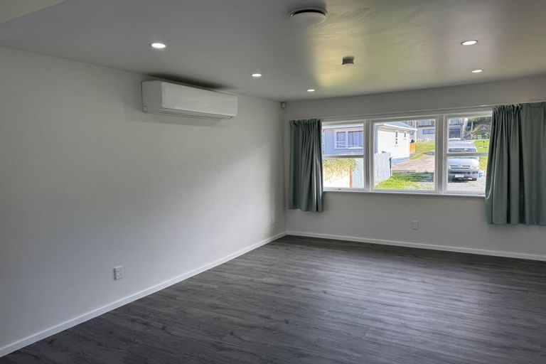 Photo of property in 11 Main Road, Wainuiomata, Lower Hutt, 5014