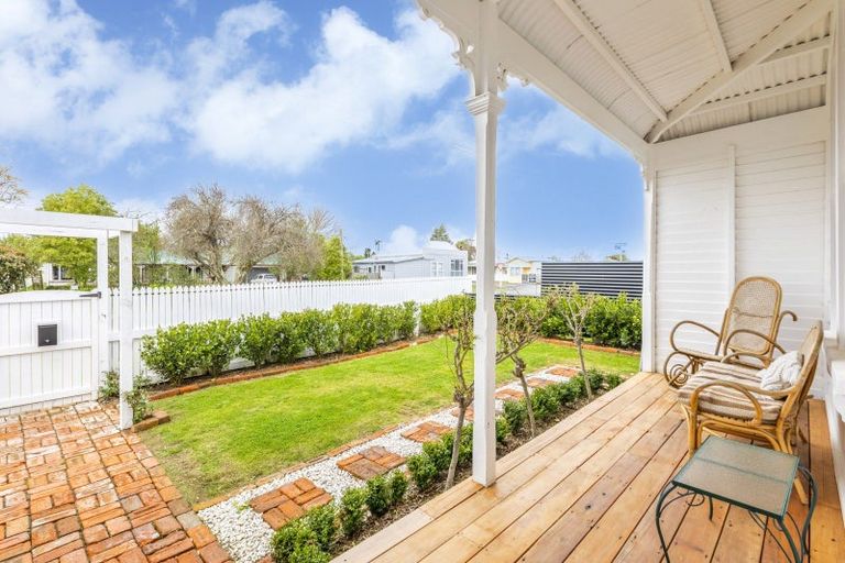 Photo of property in 1 Russell Street, Otane, 4202