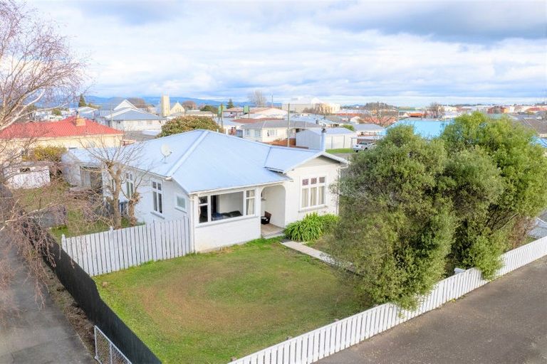 Photo of property in 32 Tennyson Street, Dannevirke, 4930