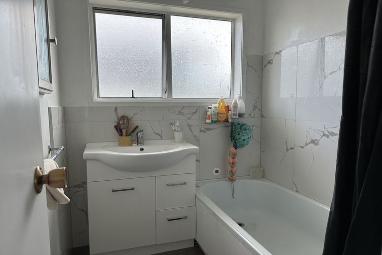 Photo of property in 1/56 Rimu Street, New Lynn, Auckland, 0600