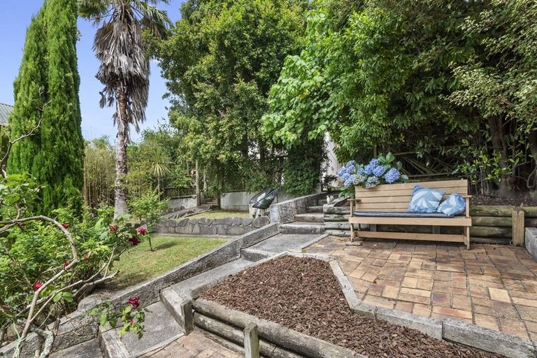 Photo of property in 105 Browns Bay Road, Browns Bay, Auckland, 0630