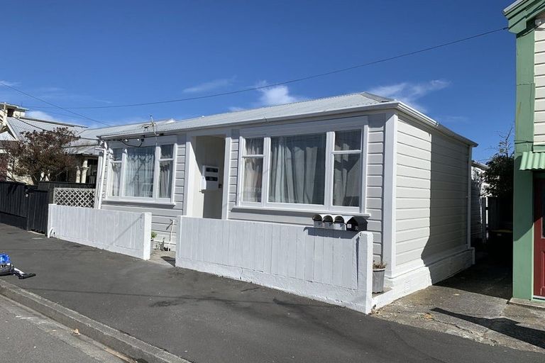 Photo of property in 16 Normanby Street, Newtown, Wellington, 6021