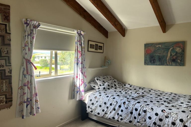 Photo of property in 17 James Street, Waikawa Beach, Levin, 5573