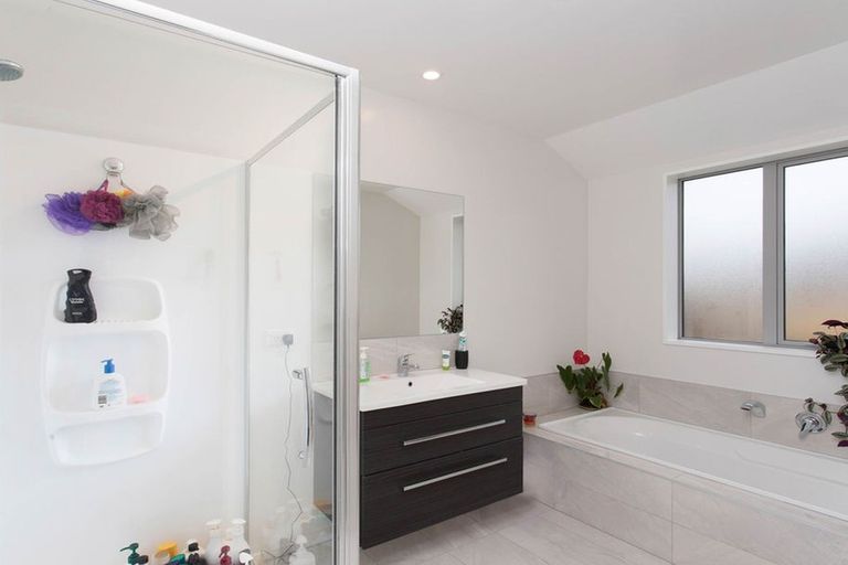 Photo of property in 23 Luxembourg Crescent, Halswell, Christchurch, 8025