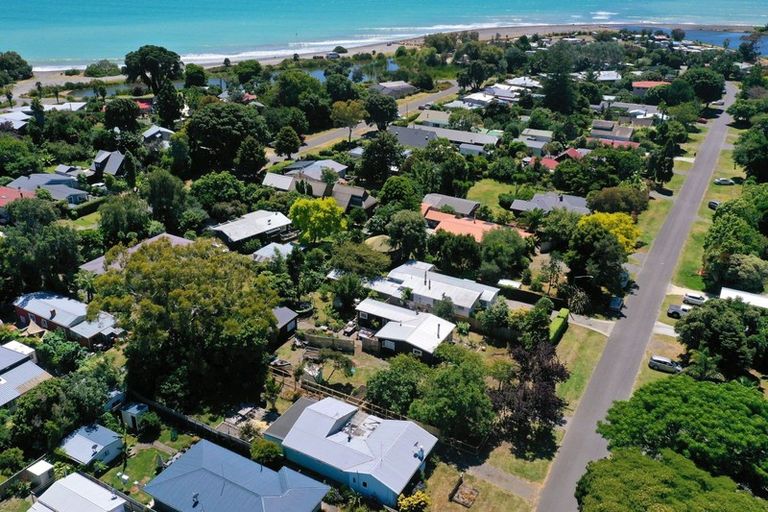 Photo of property in 11-13 Kuku Street, Te Awanga, 4102