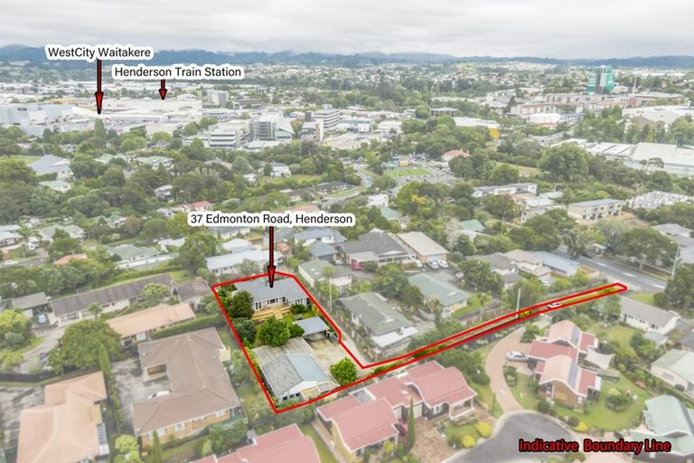 Photo of property in 37 Edmonton Road, Henderson, Auckland, 0612