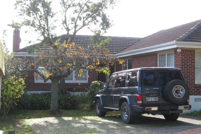 Photo of property in 708 Pakuranga Road, Howick, Auckland, 2010